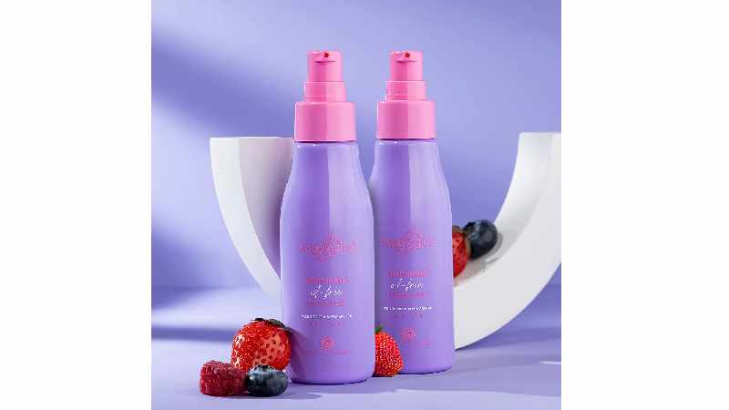 Aqualogica Illuminate+ Oil Free Moisturizer with Wild Berries & Alpha Arbutin for Luminous Glow - 100g