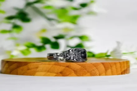 Where can I buy vintage rings online in the UK?