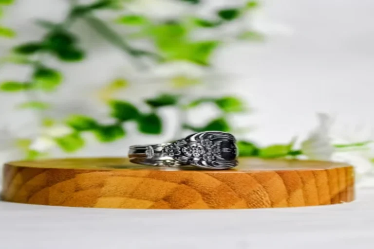 Where can I buy vintage rings online in the UK?